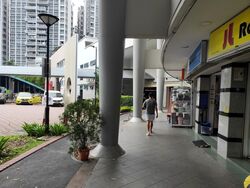 Elias Mall (D18), Retail #554822191